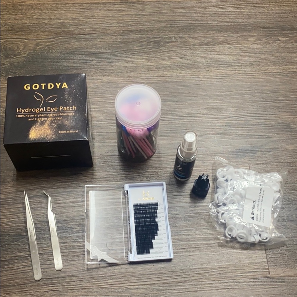 EYELASH EXTENSION LOT